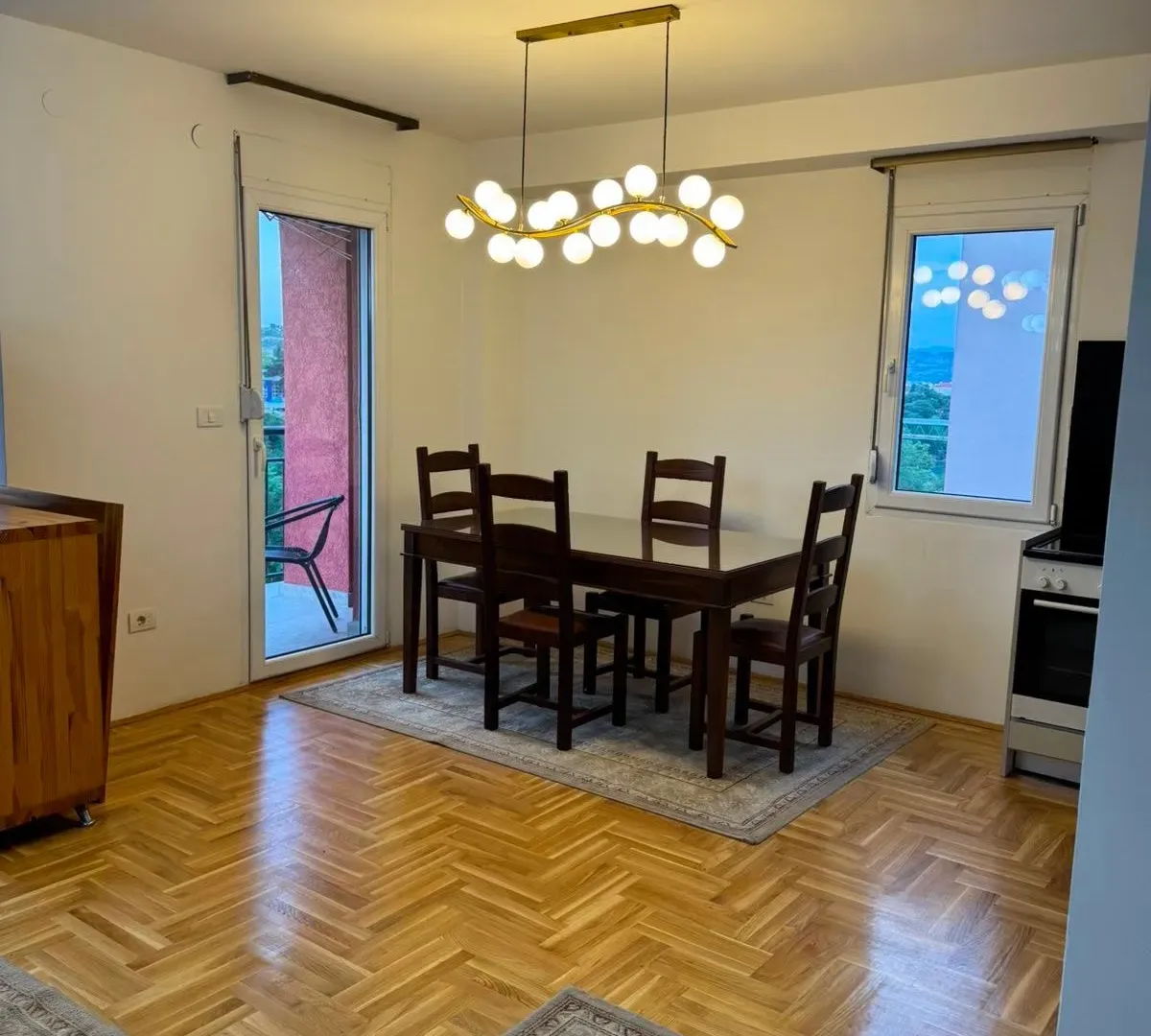 Izdavanje, trosoban stan, 92m², Kruševac, Podgorica