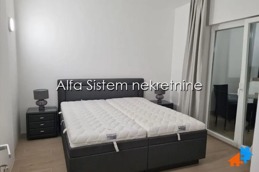 Rent, four bedroom apartment, 160m², Savski Venac, Beograd