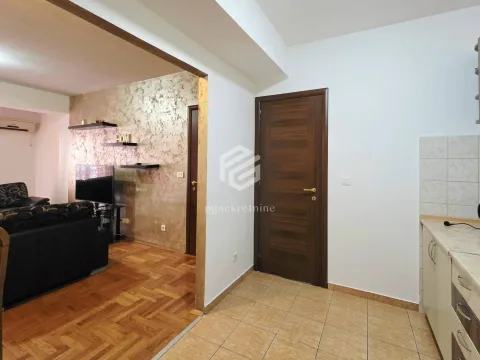 Rent, two bedroom apartment, 80m², City Kvart, Podgorica - image 6