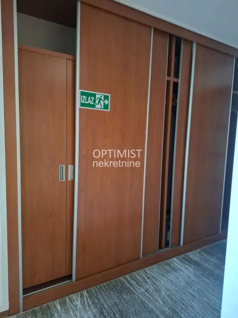Izdavanje, četvorosoban stan, 100m², Tašmajdan, Palilula Sve Podlokacije