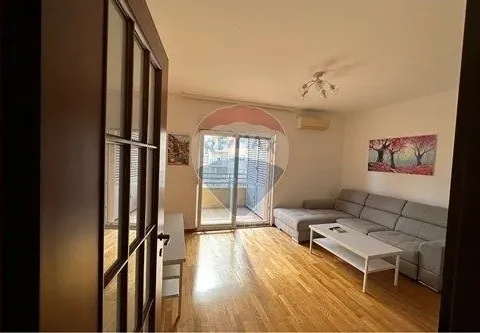 Izdavanje, jednosoban stan, 50m², City Kvart, Podgorica