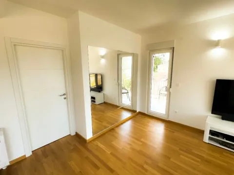 Sale, two bedroom apartment, 72m², Mažina, Tivat - image 8