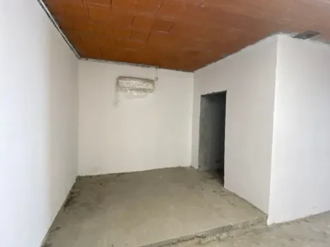 Izdavanje, poslovni prostor, 1700m², Ovča, Palilula Sve Podlokacije - image 7