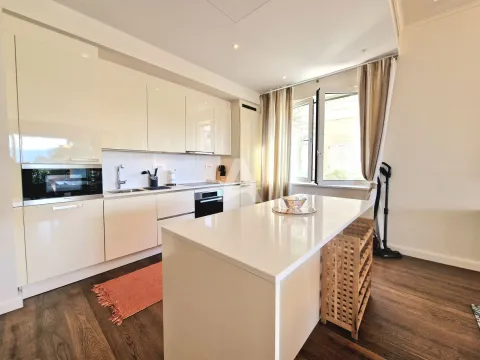 Sale, two bedroom apartment, 152m², Tivat, Crna Gora - image 20