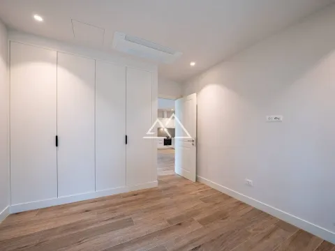 Prodaja, jednosoban stan, 65m², Luštica Bay, Tivat - image 16
