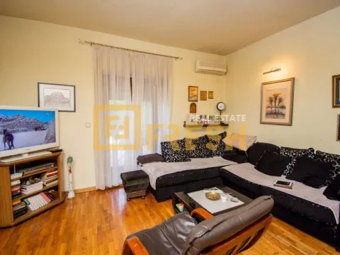 Prodaja, kuća, 300m², Donja Gorica, Podgorica - image 9