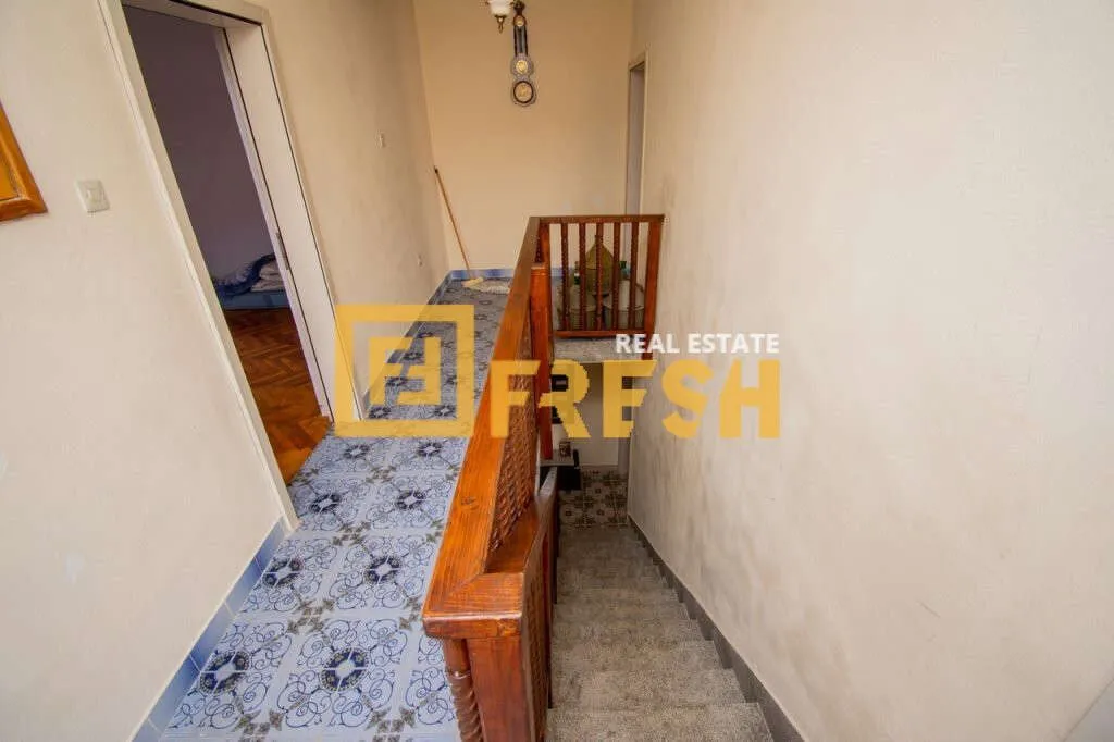 Rent, house, 214m², Tološi, Podgorica