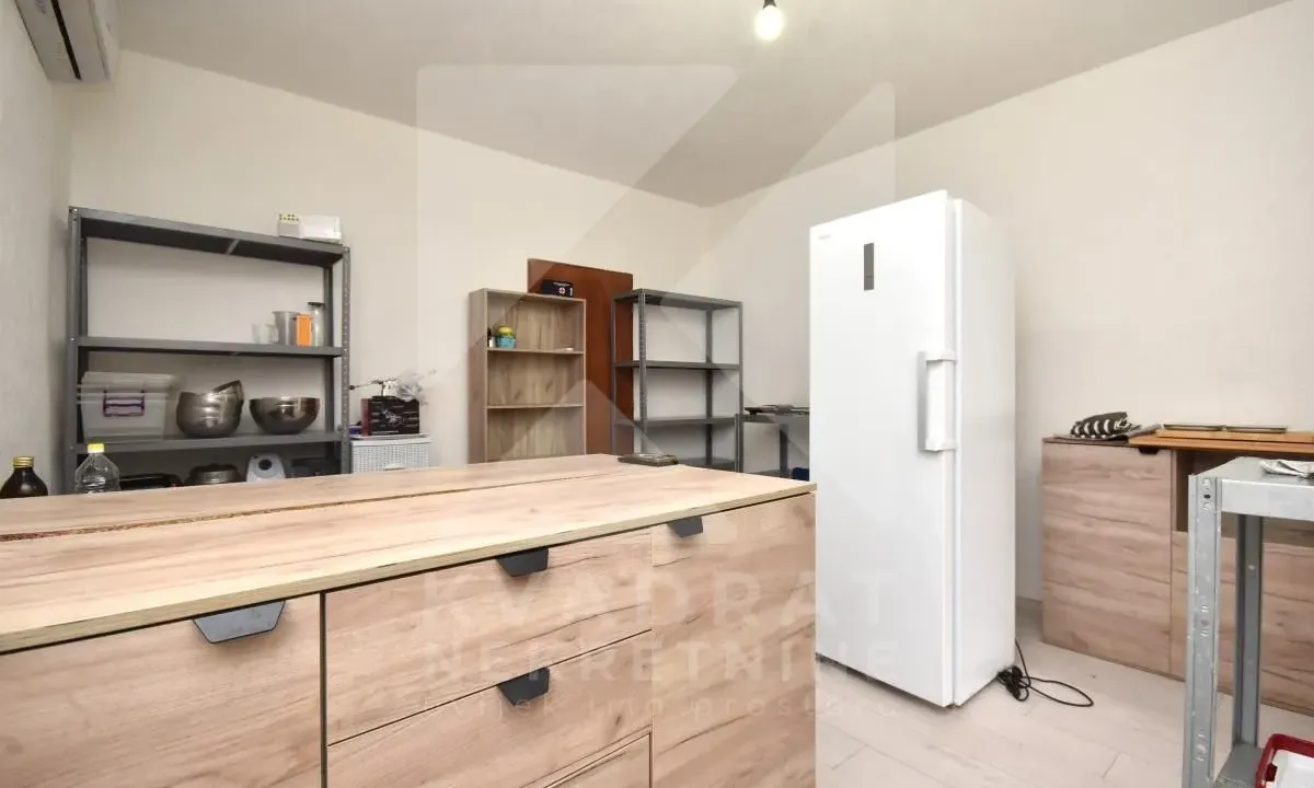 Izdavanje, poslovni prostor, 27m², Stari Aerodrom, Podgorica