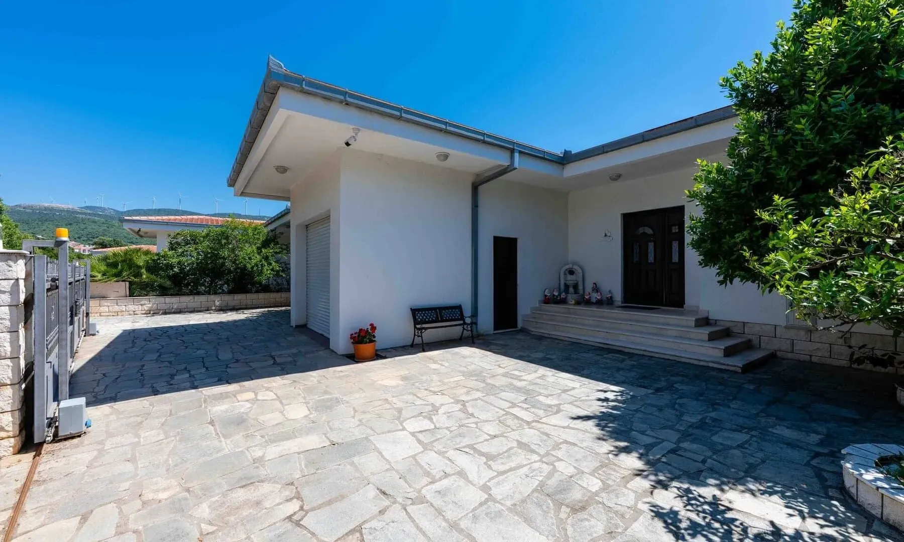 Sale, house, 416m², Utjeha, Bar