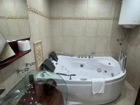 Izdavanje, trosoban stan, 150m², Budva, Crna Gora - image 10