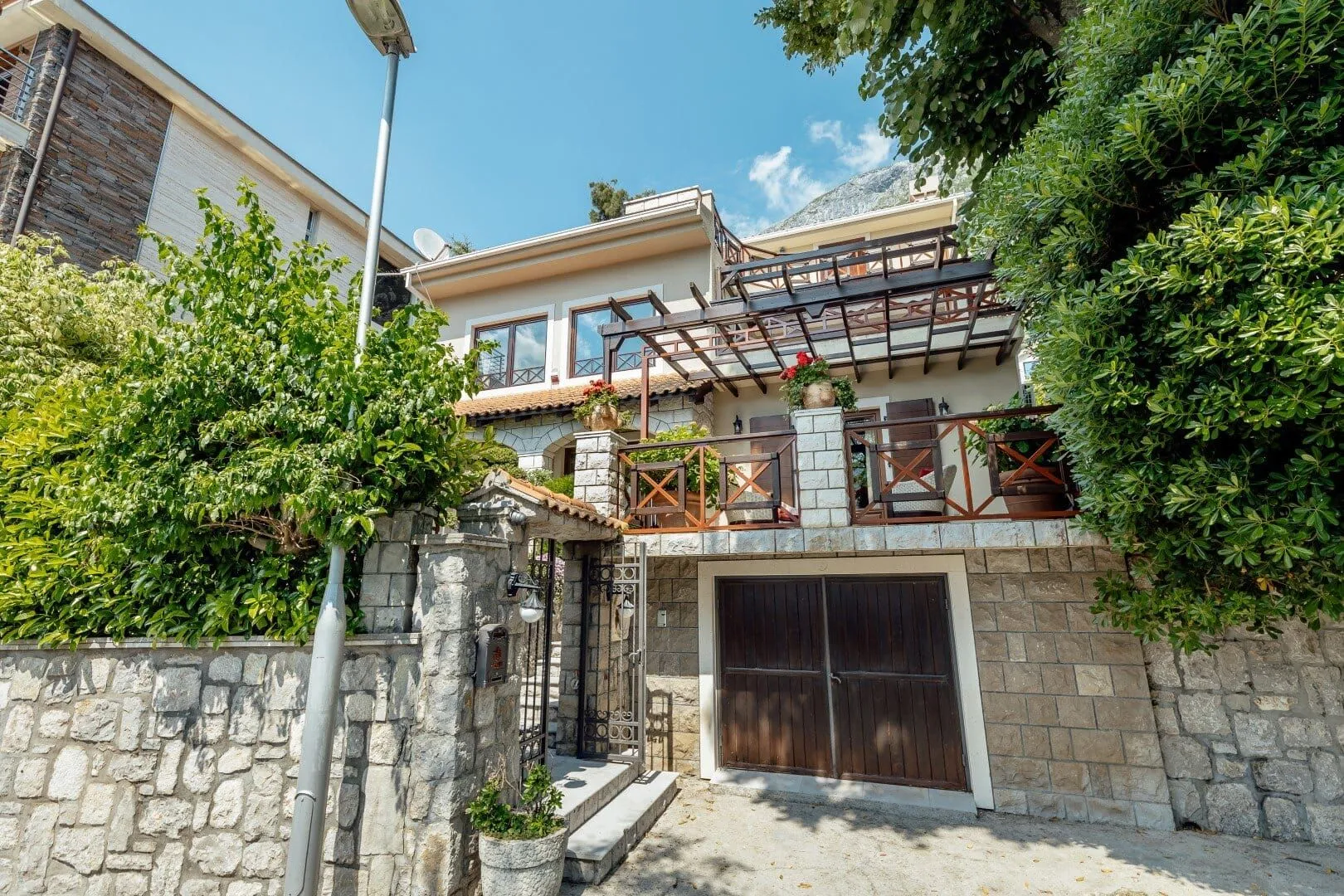 Sale, house, 354m², Kotor, Crna Gora