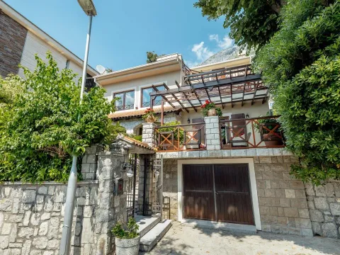 Sale, house, 354m², Kotor, Crna Gora - image 24