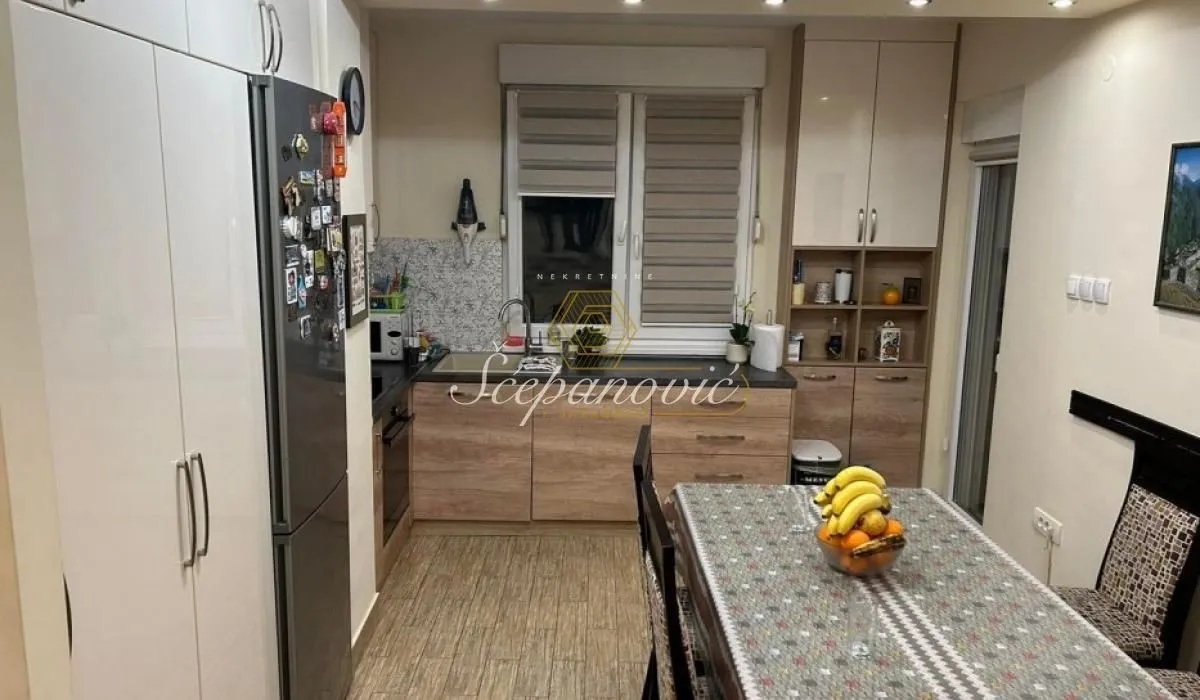Prodaja, trosoban stan, 64m², Novi Sad Sve Podlokacije, Novi Sad