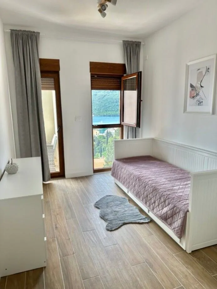 Prodaja, jednosoban stan, 50m², Đenovići, Herceg Novi