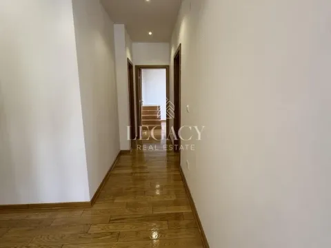 Izdavanje, četvorosoban stan, 140m², Šumice, Beograd - image 11