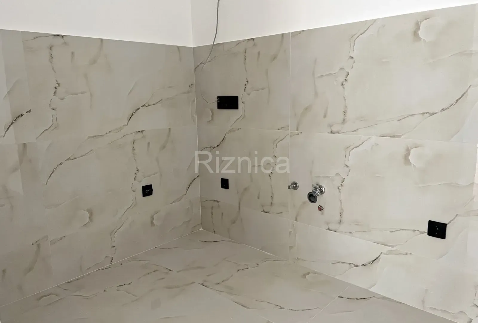 Prodaja, dvosoban stan, 79m², Čair, Sokobanja