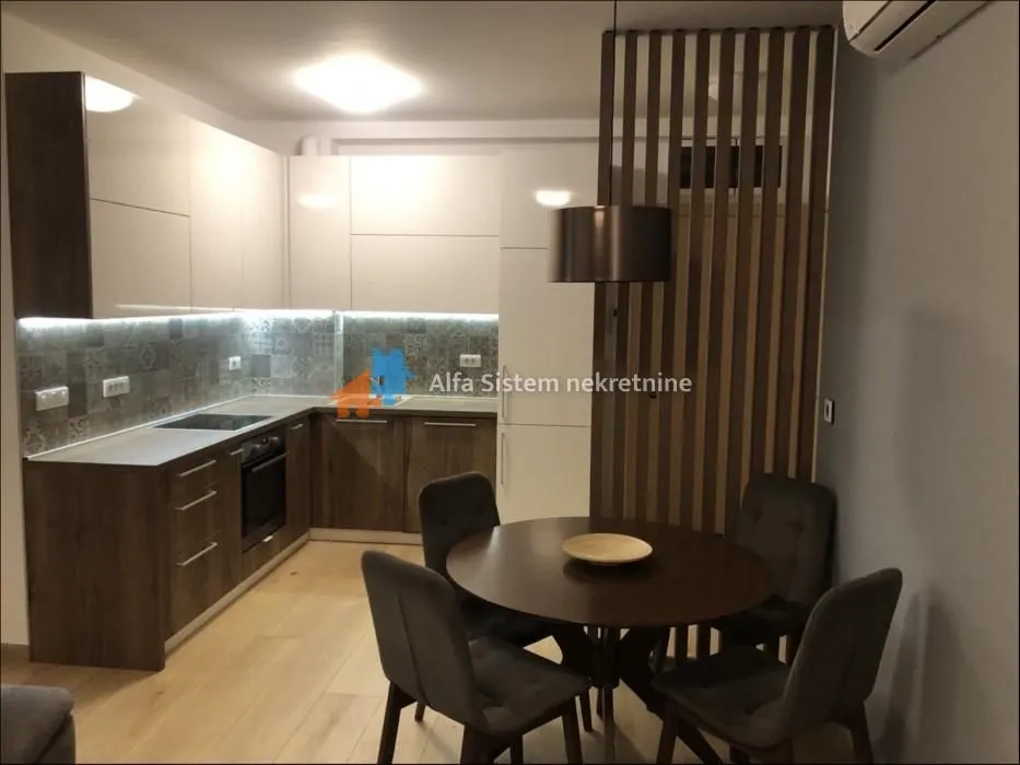 Izdavanje, trosoban stan, 68m², Crveni Krst, Beograd