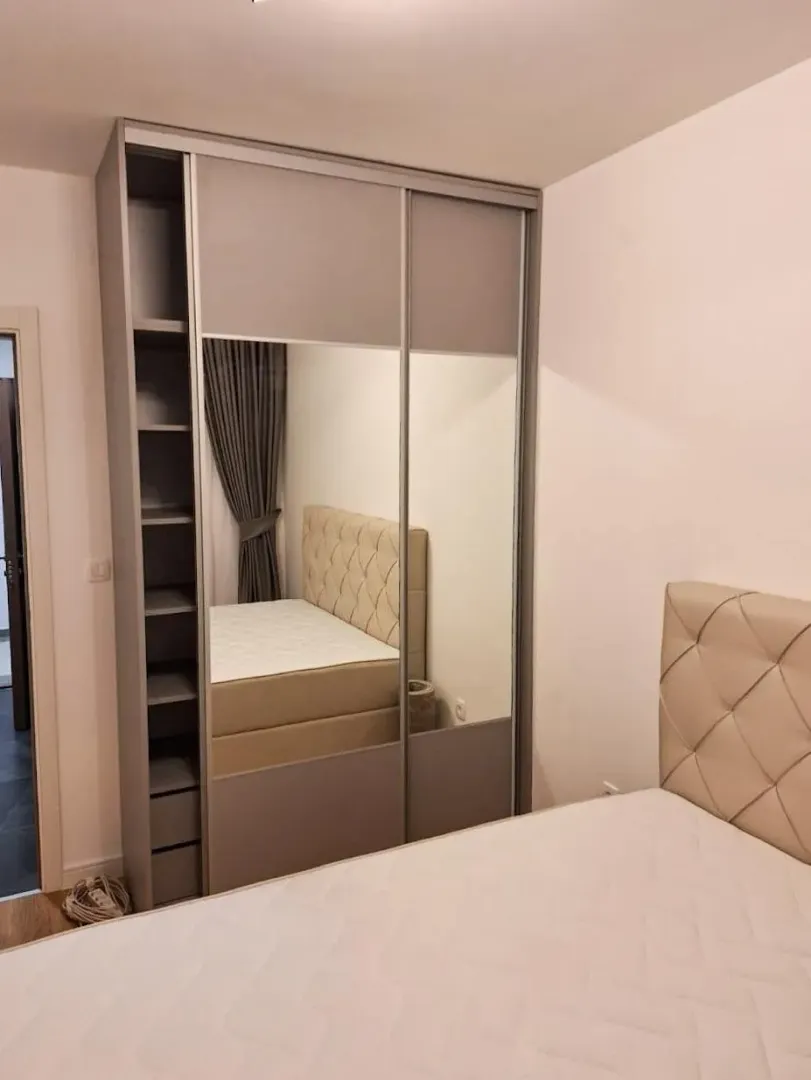 Izdavanje, trosoban stan, 94m², Central Point, Podgorica