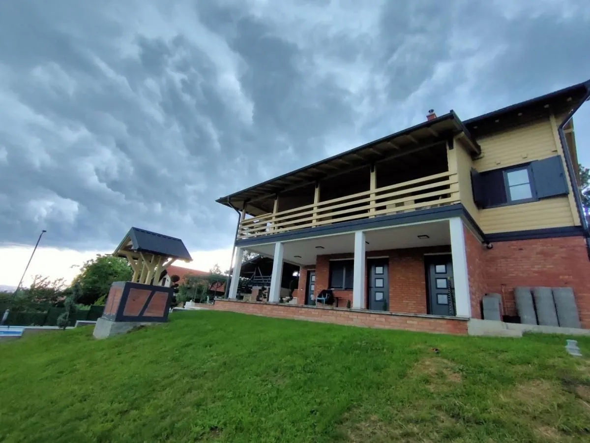 Prodaja, kuća, 151m², Sremska Kamenica, Petrovaradin