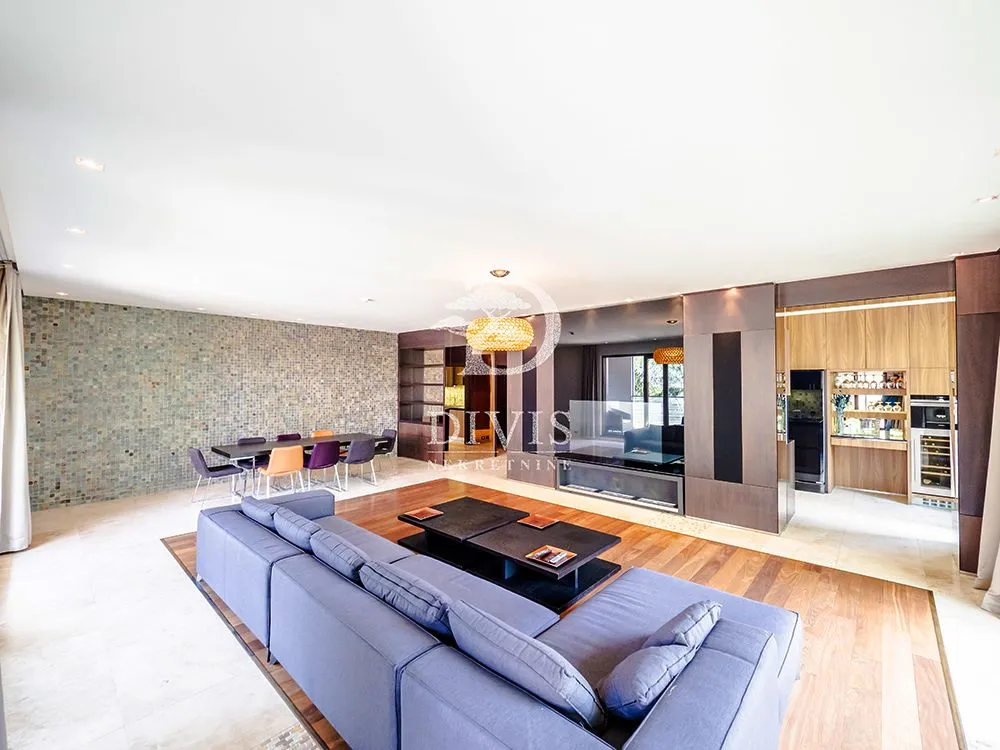 Prodaja, četvorosoban stan, 234m², Dedinje Sve Podlokacije, Beograd