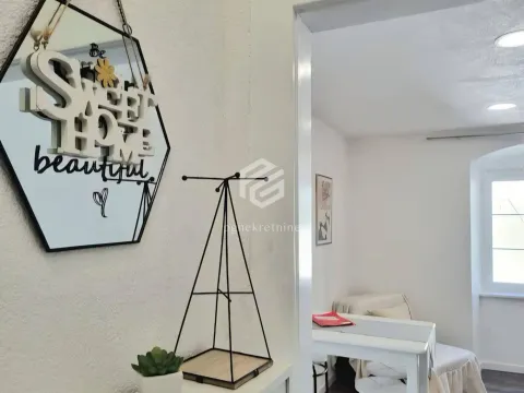 Sale, one bedroom apartment, 34m², Kotor, Crna Gora - image 7