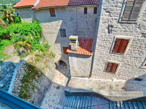 Sale, one bedroom apartment, 42m², Stari Grad Kotor, Kotor - image 7