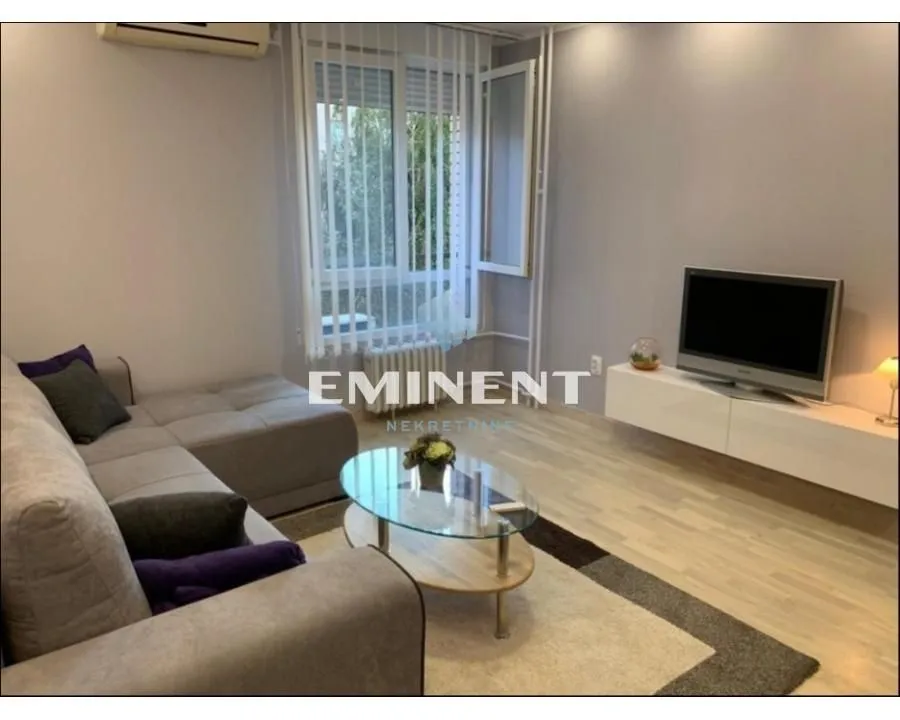 Rent, one bedroom apartment, 27m², Kalenić Pijaca, Vračar Sve Podlokacije