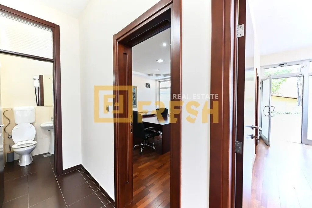 Rent, office space, 65m², Pobrežje, Podgorica