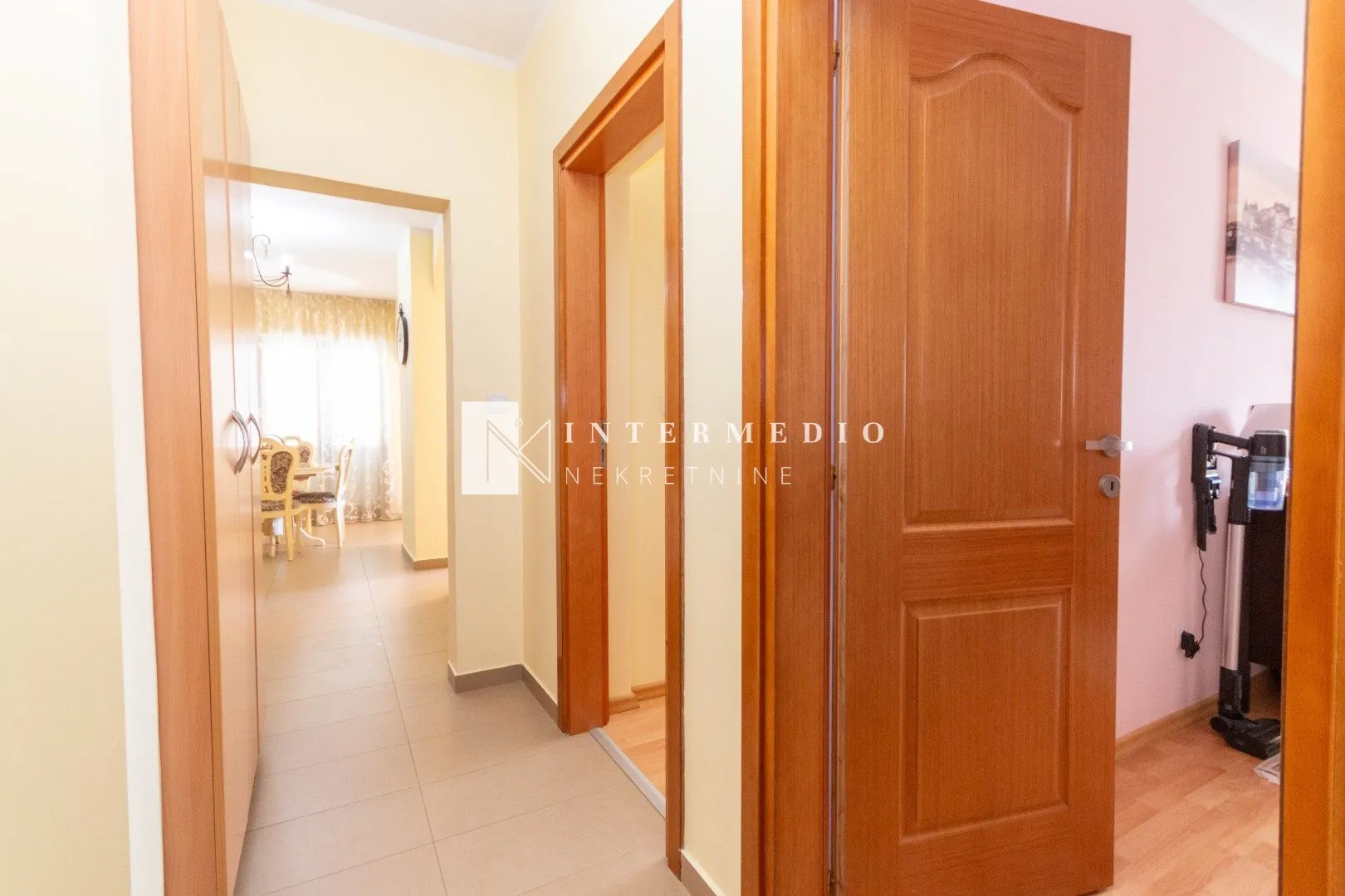 Prodaja, trosoban stan, 101m², Gomila, Herceg Novi