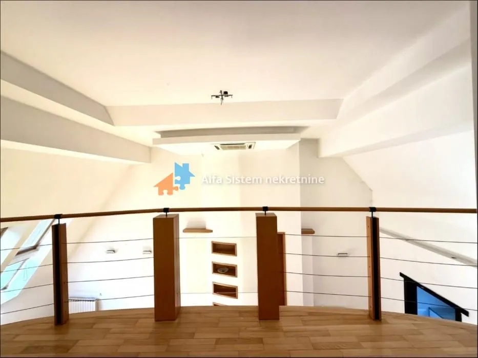 Izdavanje, stan, 207m², Kalenić Pijaca, Vračar Sve Podlokacije