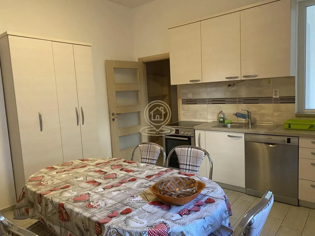 Izdavanje, trosoban stan, 92m², Tašmajdan, Palilula Sve Podlokacije