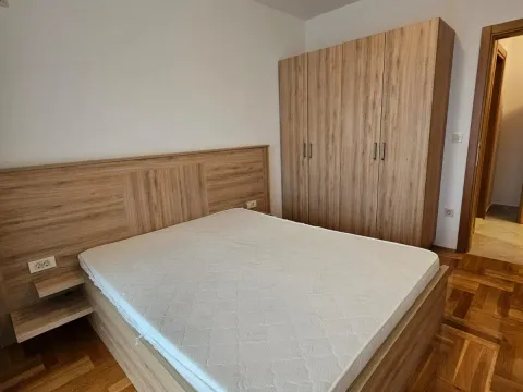 Izdavanje, jednosoban stan, 50m², Lazi, Budva - image 2