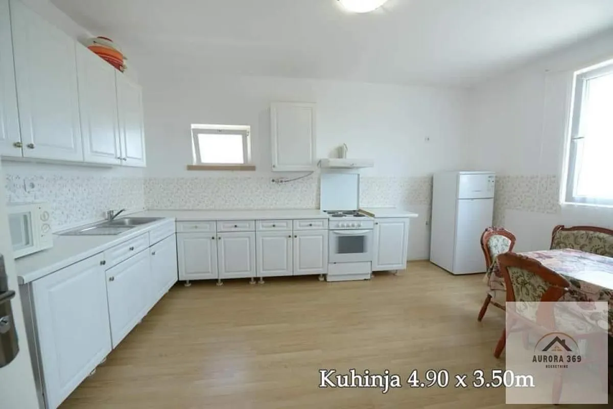 Prodaja, kuća, 420m², Ruma, Srbija