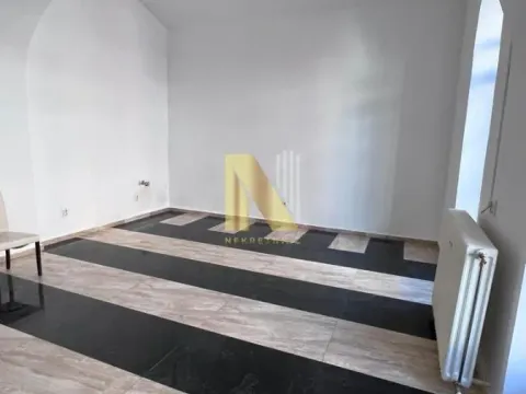 Izdavanje, poslovni prostor, 360m², Centar, Novi Sad - image 14