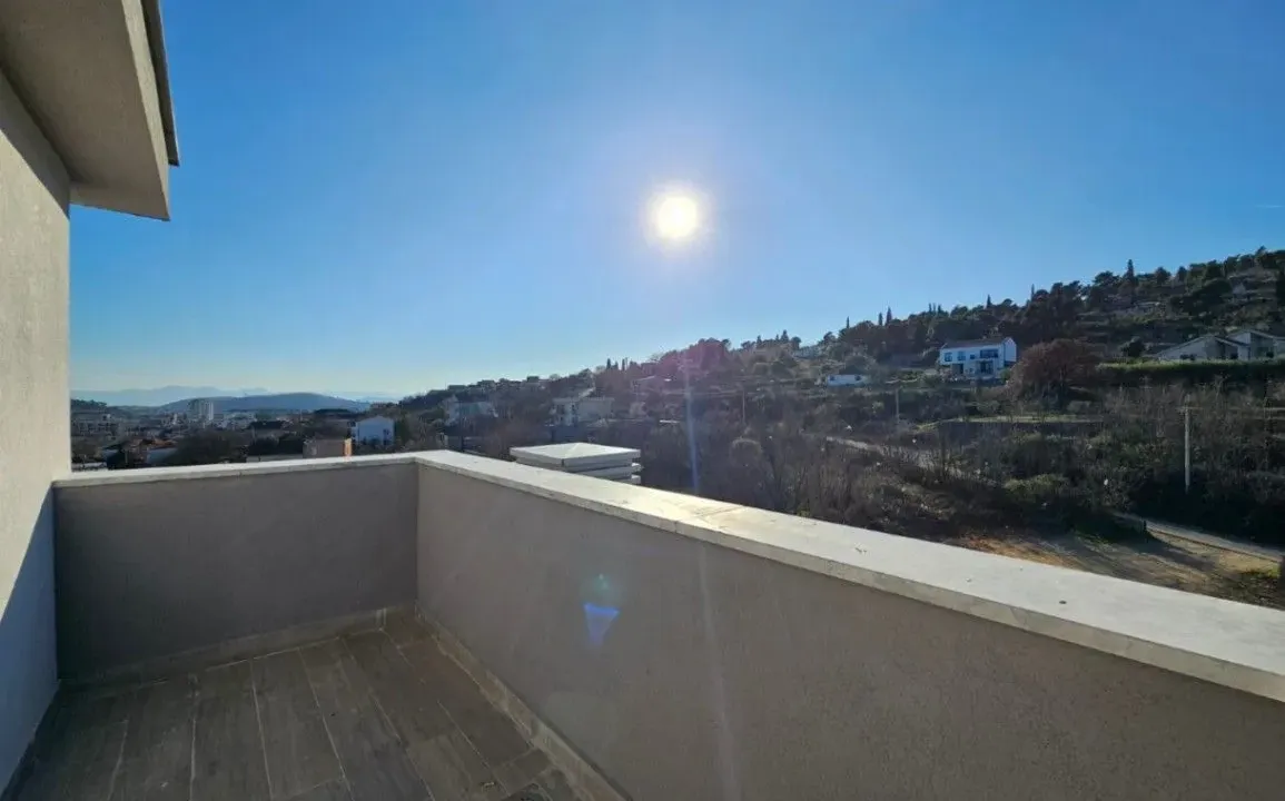 Prodaja, četvorosoban stan, 143m², Momišići, Podgorica