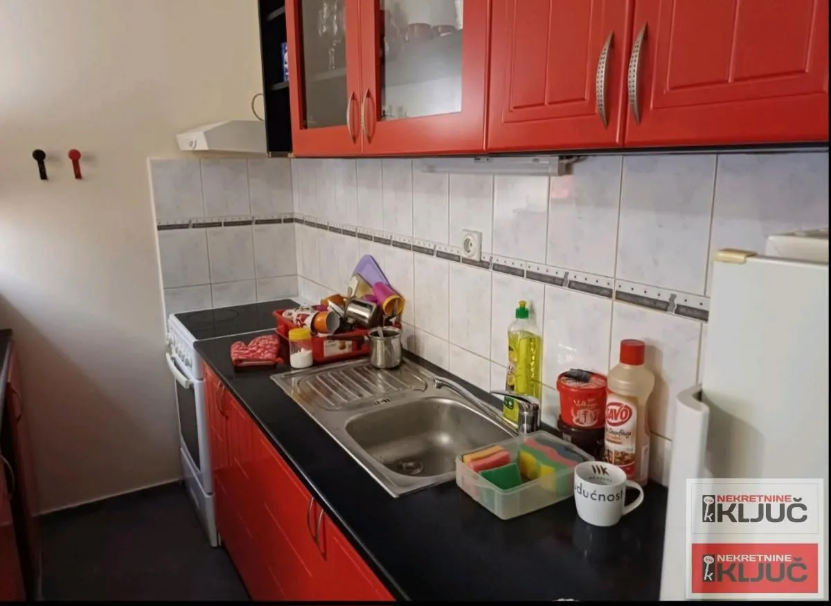 Izdavanje, jednosoban stan, 40m², Grbavica, Novi Sad Sve Podlokacije
