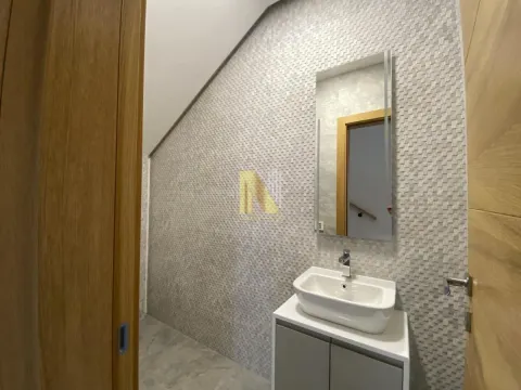 Izdavanje, kuća, 181m², Sremska Kamenica, Petrovaradin - image 8