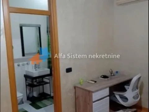 Izdavanje, trosoban stan, 98m², Savski Venac, Beograd - image 15