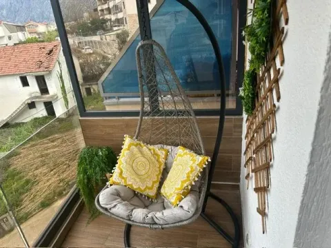 Rent, one bedroom apartment, 50m², Dobrota, Kotor - image 1