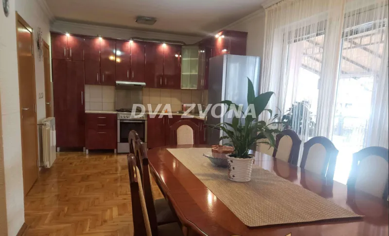 Prodaja, kuća, 350m², Sremska Kamenica, Petrovaradin
