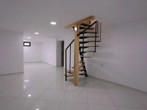 Izdavanje, stan, 95m², Pod Goricom, Podgorica - image 14