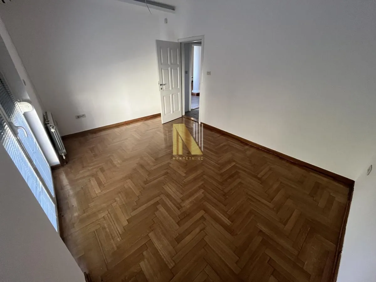 Prodaja, četvorosoban stan, 213m², Centar, Novi Sad