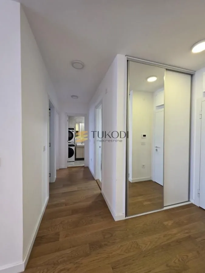 Izdavanje, trosoban stan, 65m², Novi Beograd Sve Podlokacije, Beograd