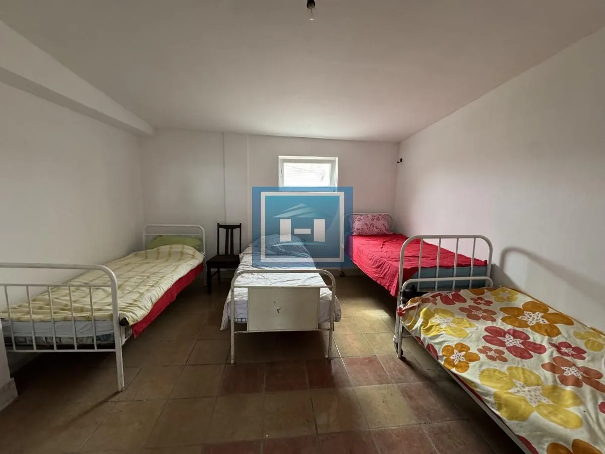 Izdavanje, poslovni prostor, 750m², Mijatovac, Ćuprija