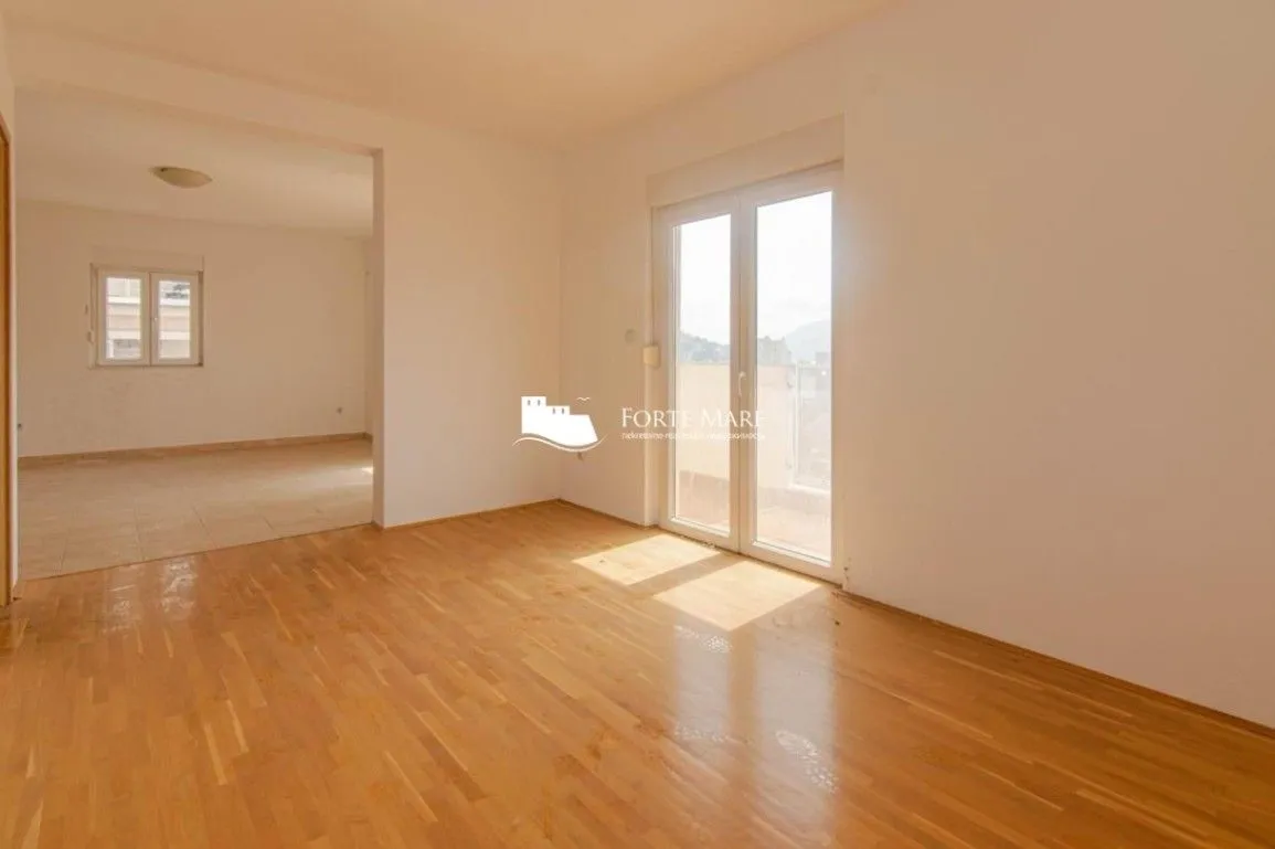 Prodaja, dvosoban stan, 72m², Igalo-Petlja, Herceg Novi