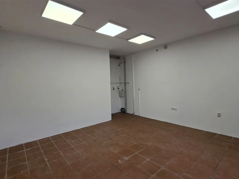 Sale, office space, 105m², Trošarina, Voždovac Sve Podlokacije