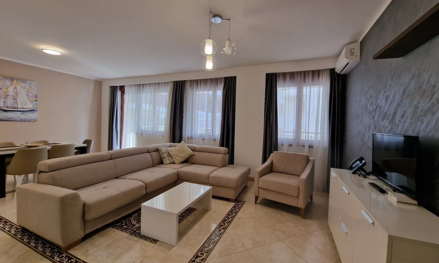Izdavanje, jednosoban stan, 87m², Bečići, Budva