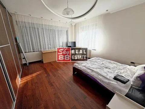 Izdavanje, četvorosoban stan, 134m², Savski Venac, Beograd - image 10