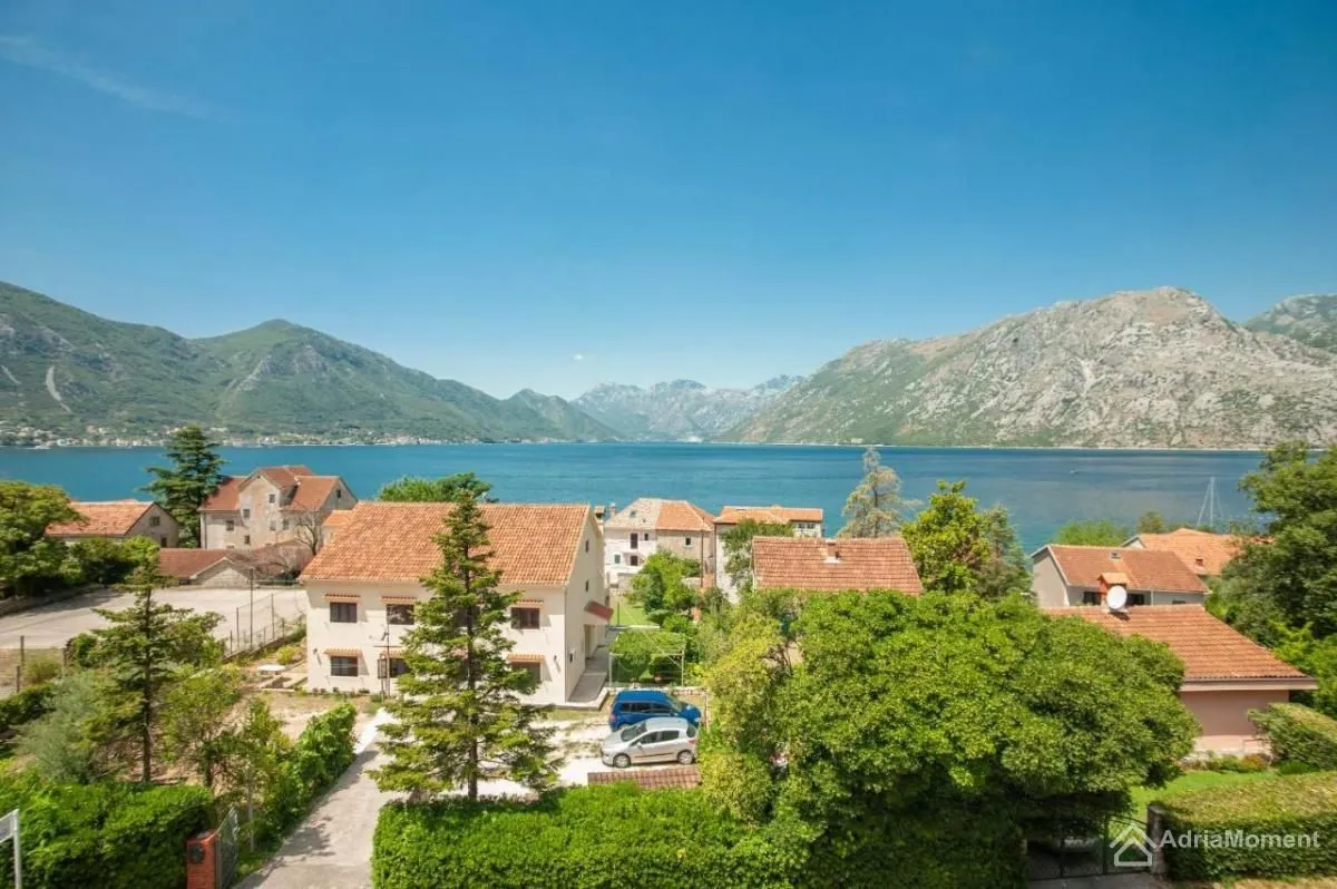 Sale, house, 210m², Dobrota, Kotor