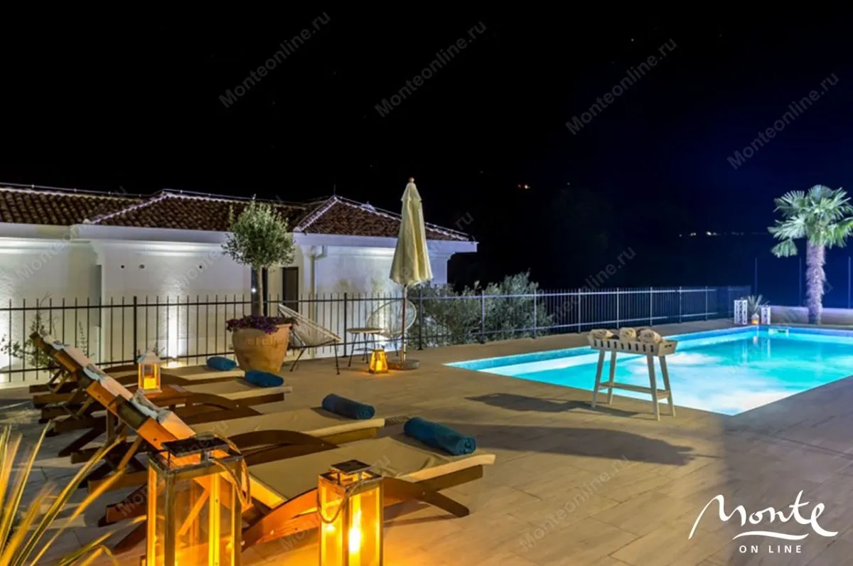 Prodaja, kuća, 350m², Herceg Novi, Crna Gora